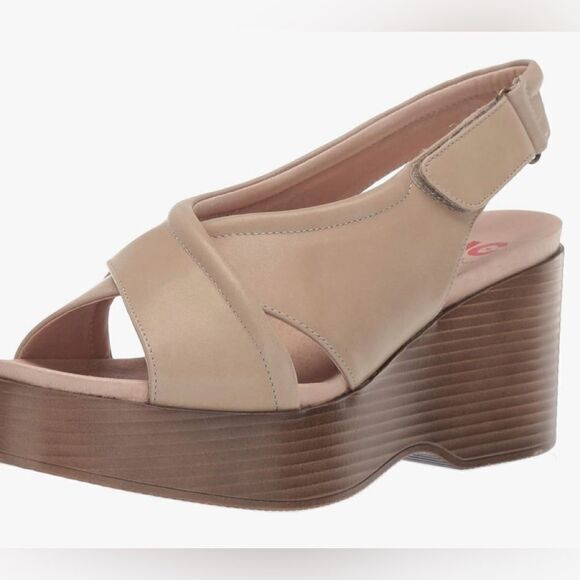 Women\'s Alanis Size 7 Wedge Sandal cream color